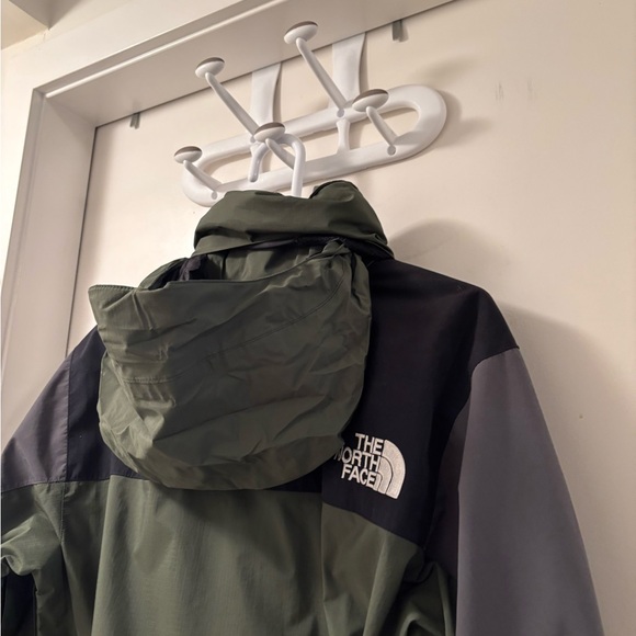 The North Face HydroSeal Jacket - Picture 4 of 13